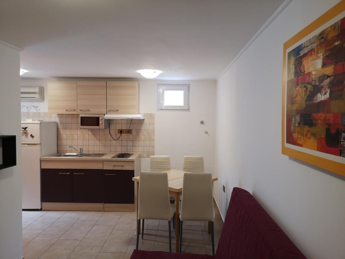 Apartment Sara Umag Buitenkant foto